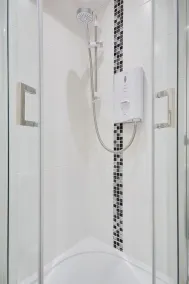 Ground Floor Garden Suite with Netflix/Wifi close - Image 3