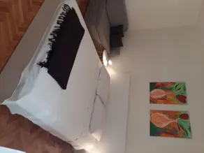 Spacious room near beach w private bathroom - Image 2