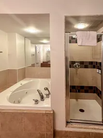 2 bedroom townhome with view of the mountain - Image 3