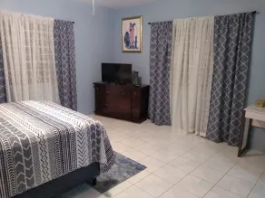 Apartment - Walk to the Beach - Image 3