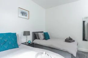 Spacious Family Home, great for city breaks or business stays - Image 5