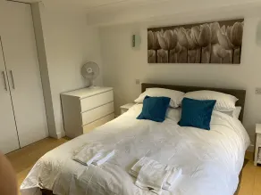 Appartement Jardin avec Bain à Remous et Sauna - Image 4