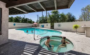 Peaceful Private Retreat In The Heart Of Town! - Image 5
