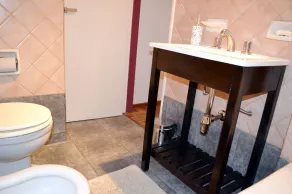 Apartamento de 2 Dormitorios, Confort y Precio - Image 2