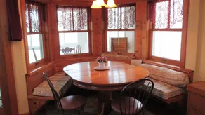 Beautiful waterfront lodge, private dock and breath taking views of Smith Mt. - Image 3