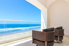 BEACH FRONT CONDO, PRIVATE BEACH and AMAZING VIEWS!! - Image 4
