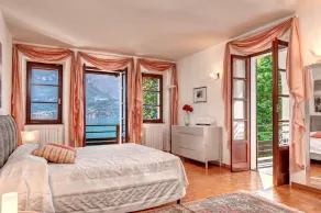 Villa com jardim em frente ao lago - Image 5