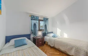 Three-Bedroom Apartment Katalin II in Musalež - Image 5
