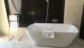 Villa moderna con piscina; grupo y gran familia amigable; máximo 12 personas - Image 4