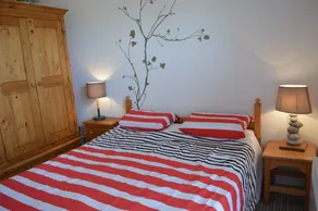 Appartement T3 à la décoration soignée, avec vue dégagée sur la baie - Image 4