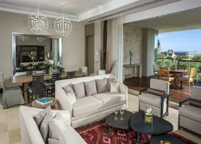 A Luxury Paradise with Fantastic Entertainment - Image 4
