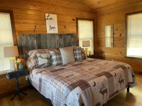 The Overlook Cabin: Breath-taking Views & King Bed - Image 3