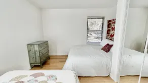 Lake Travis Bungalow in Jonestown - Image 4