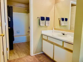 Elegant 2-Bedroom Sabino Canyon Condo with Mountain View and Swimming Pool - Image 4