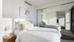 Nalu - holiday apartment overlooking Newcastle Beach - Image 3
