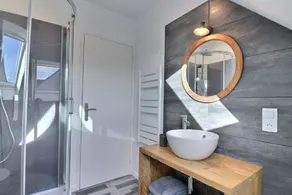 Just a stone's throw from the beach. House completely renovated in 2020; sleeps 6–8. - Image 3