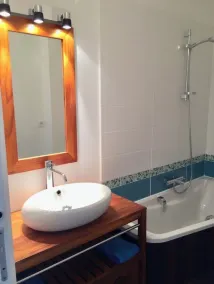 Immediate proximity to Kerguelen park and a superb white sand beach - Image 2