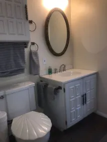 Clean and Roomy 4 Bedroom House - Image 4