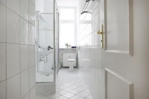 BLISSE West Berlin typically - Grand Apt 5 Bedrooms + 3 bathroom + 3 balcony - Image 3