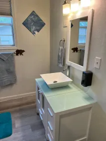 Waterfront 2 Bedroom/Duplex G/Newly Remodeled - Image 3