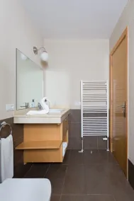 1 Bedroom, OCEAN AND TEIDE VIEW, HEATED POOL, Heating, balcony, free Wifi (3) - Image 4