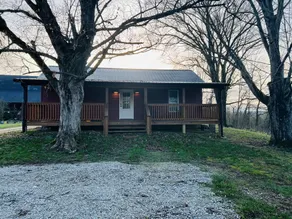 Peaceful Cozy Cabin 10 minutes from Historic downtown Madison - Image 4