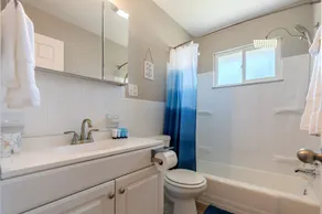 Akron 2 Bed & 1 Bath Close to everything - Image 3