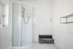 Host & Stay - Somerset Road House - Image 3