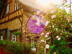 Pretty Cottage in grounds of Chateau with heated pool - Image 4