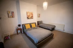 Stylish place to stay and perfect for group trips. - Image 4