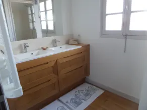 Strandhus ved kyststien med direkte adgang til stranden. - Image 3