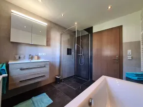 Sanierte, moderne und helle Wohnung in ruhiger Lage für 2 bis 5 Personen - Image 5