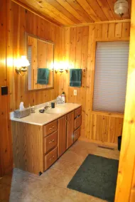 Bellissimo lago rotondo Cedar nordico Contemporary Vacation Home - Image 3