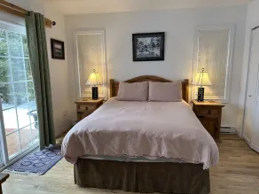 Spacious Chalet on Breathtaking Humber River - Image 4