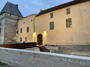 Séjour dans la tour du Château ! - Image 5