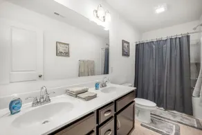 5BR Modern Comfort Spacious Home - Image 5