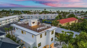 Walk to St. Armands & Beach/Gulf Views/Resort Pool - Image 5