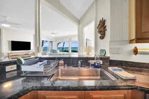 Oceanfront Paradise in Waimānalo Stunning Views & Hawaiian Sunrises - Image 2