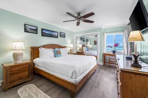 320- Beautifully remodeled Beachfront Condo, spectacular views - Image 5