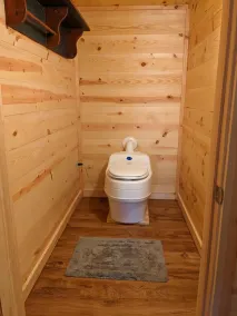 Cabin surrounded by Wayne National Forest and the Baileys Trail System - Image 5