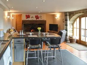 2 bedroom accommodation in Longdyke, near Morpeth - Image 2