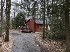 Jim Thorpe minutes away! Cozy Cabin, Peace & Quiet in Private Lake Community! - Image 5