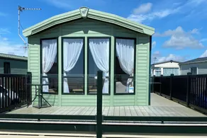 Beachside Lodge - Sleeps 6 - Pets ok - Plus Parking - Image 3
