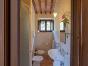 Fabulous Holiday Home With Wifi in Monte San Martino Italy - Image 2