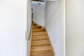 Maisonette Apartment with Mountain View, Balcony, and Wi-Fi - Image 3