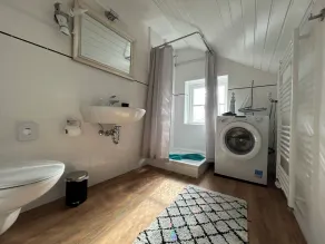 Apartment in charming turn-of-the-century old town villa - Image 2