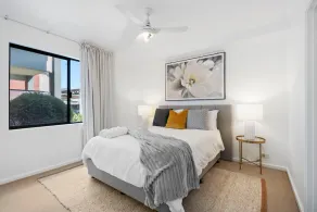 Perfect Location 2BR 1bth - Beckenham - Image 4