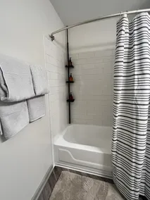 1 Bedroom Unit With Great Lighting - Image 2