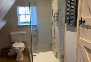 Cottage Sleeps 6 With Parking and Garden - Image 5