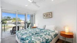 Top floor apartment on the iconic Hastings Street - Image 4